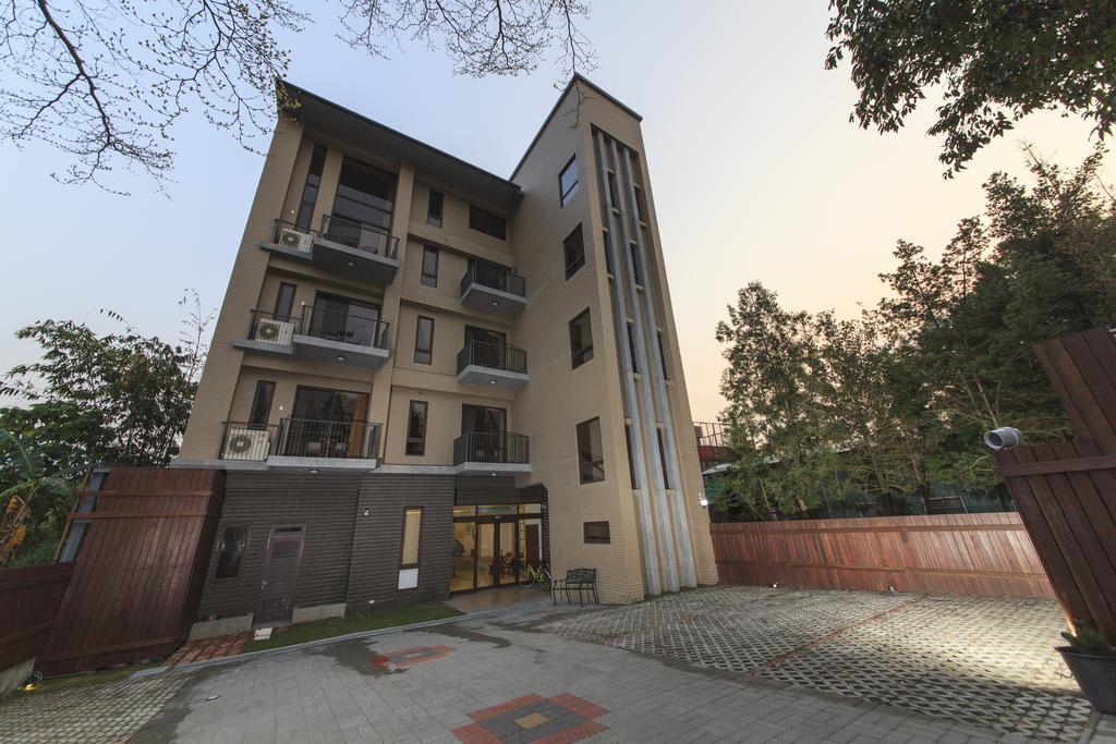 兩腳詩集綠活學旅 L 全自助入住平日旅館 L Jiji Bagian luar foto